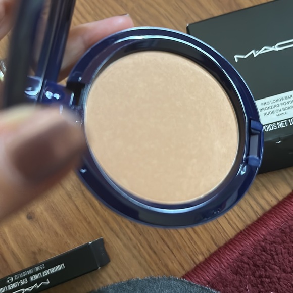 MAC Nude on Board Powder Bronzer- unused and new!  RARE and limited packaging! - Picture 5 of 5